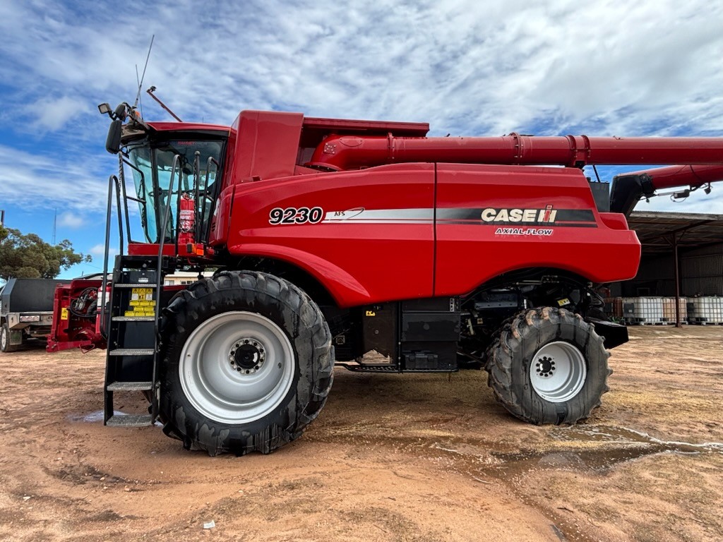Case 9230 Harvester